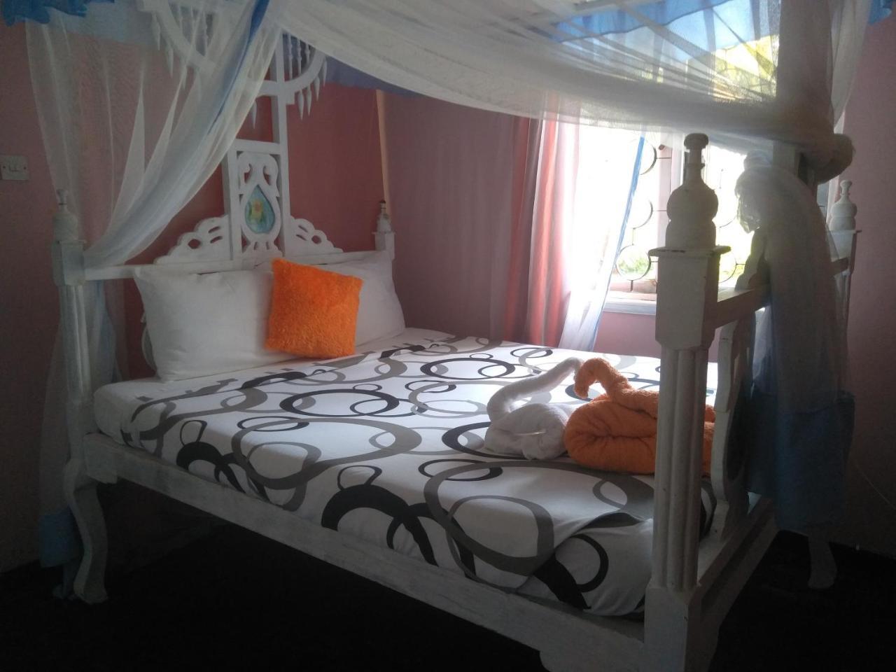Jua Baharini Bed & Breakfast Malindi Exterior foto