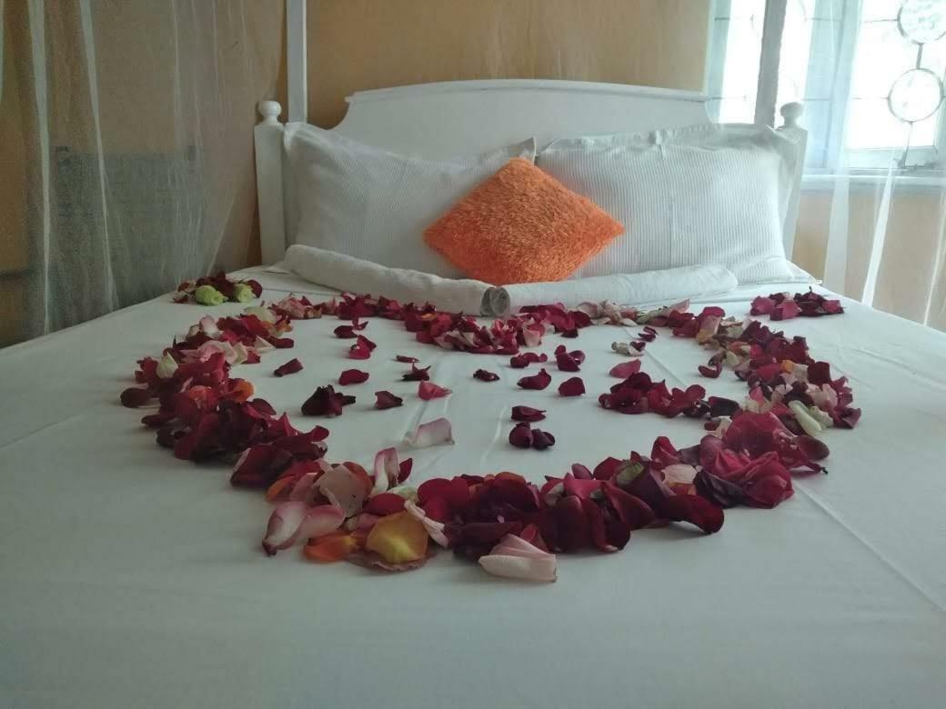 Jua Baharini Bed & Breakfast Malindi Exterior foto